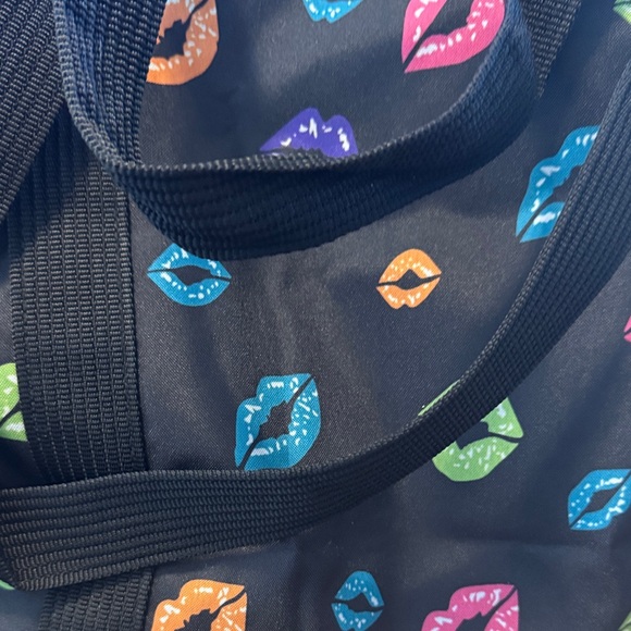 Betty Boop Black Bag with Colorful Lip Design - Picture 8 of 10